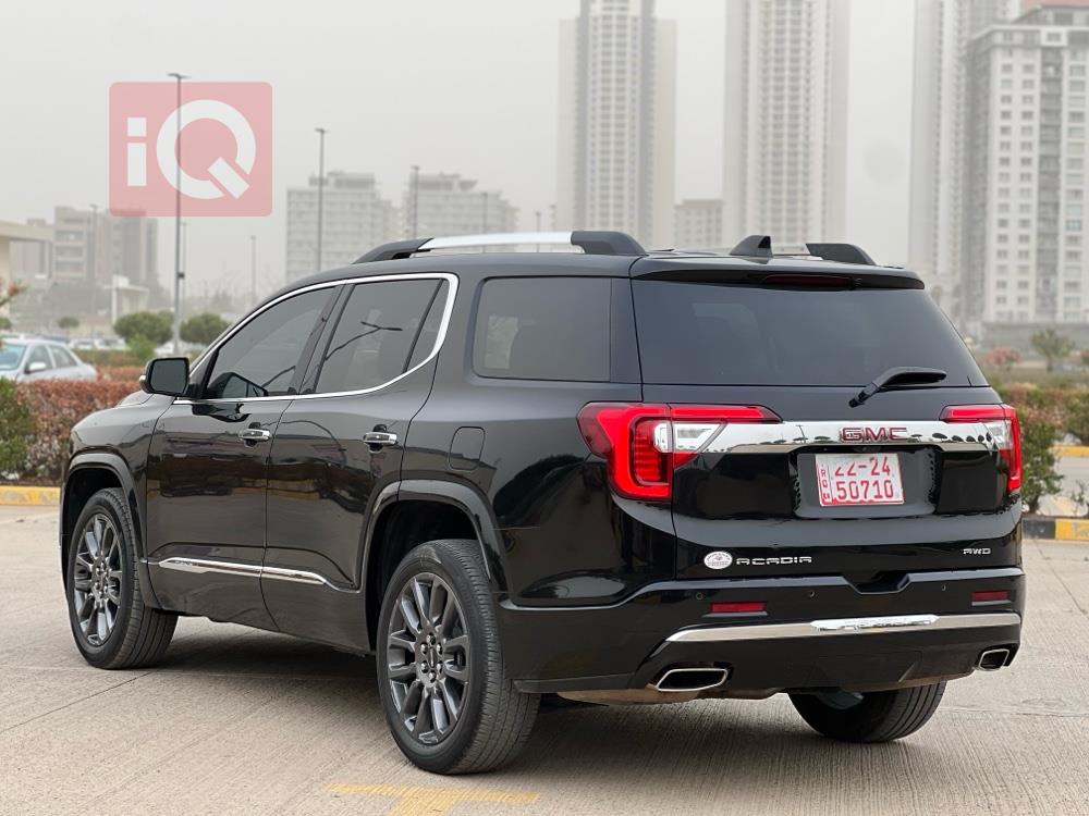 GMC Acadia